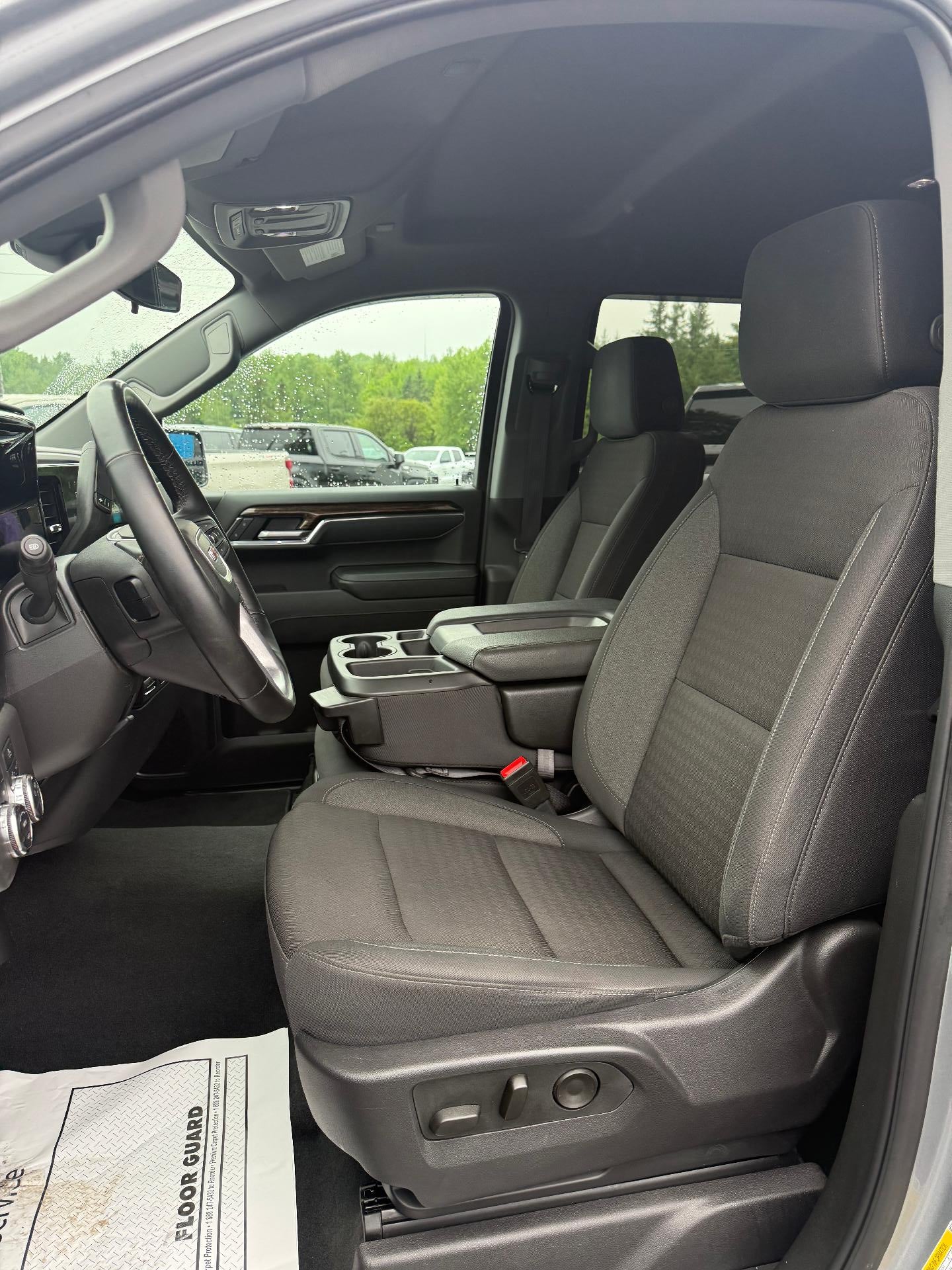 2025 GMC Sierra 1500 4WD Crew Cab Short Box Elevation with 3VL