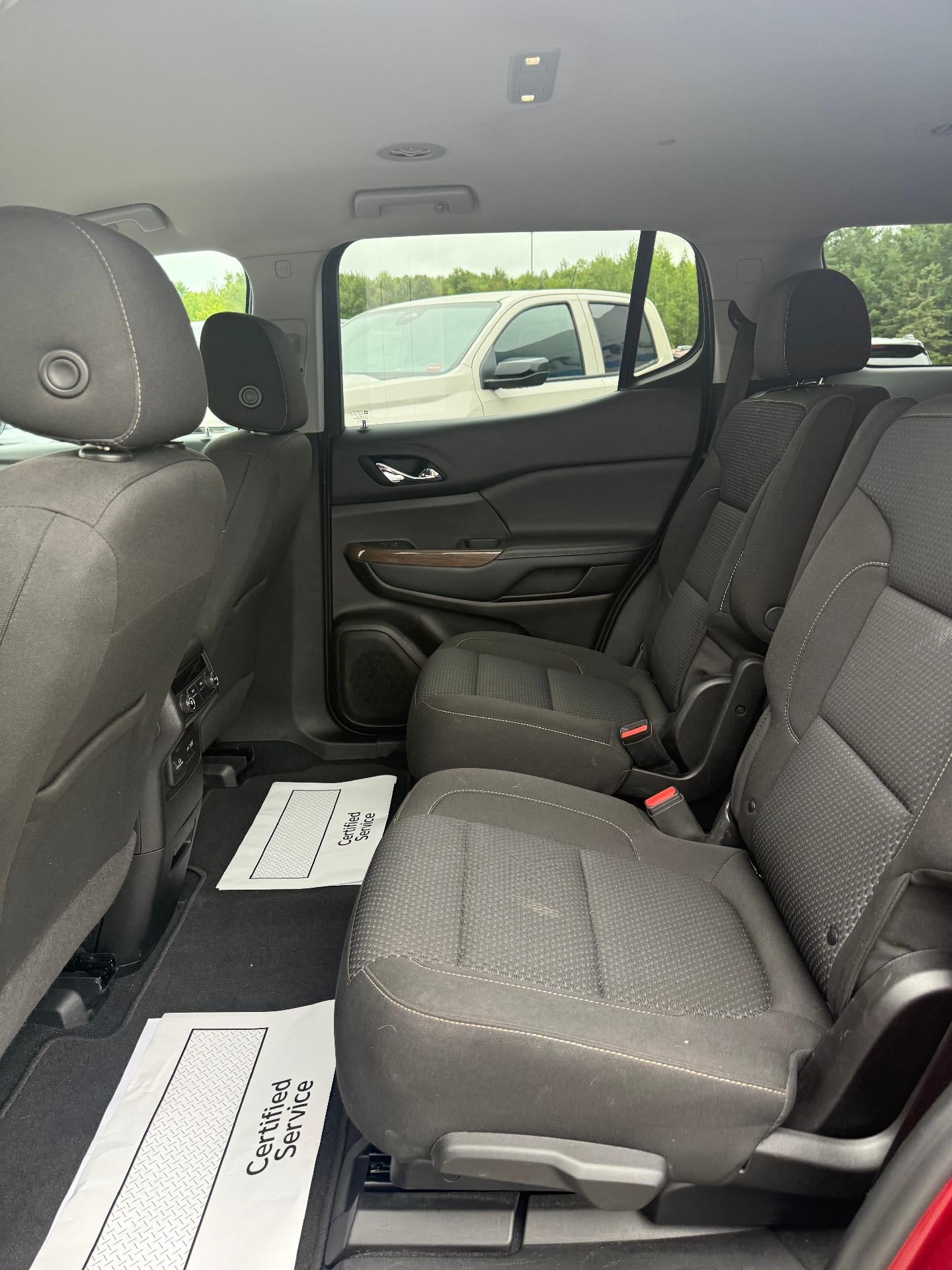2022 GMC Acadia SLE