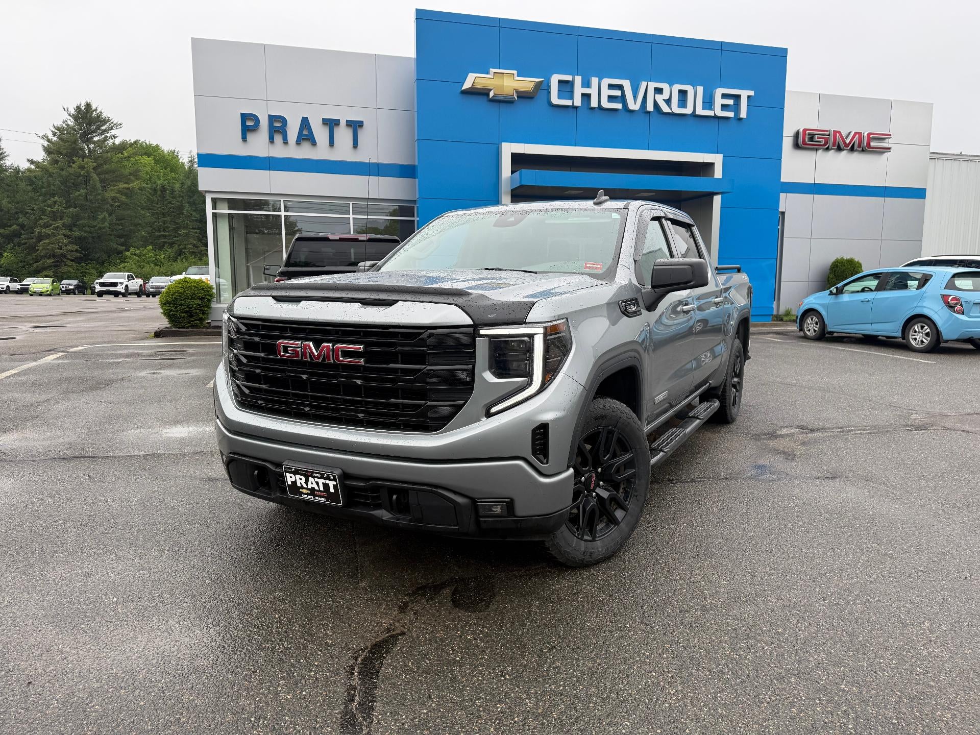 2025 GMC Sierra 1500 Elevation