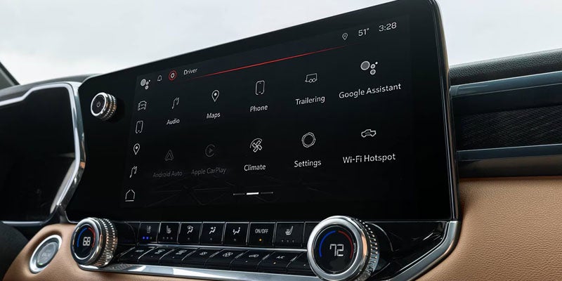 2026 GMC Canyon tech with advanced infotainment display