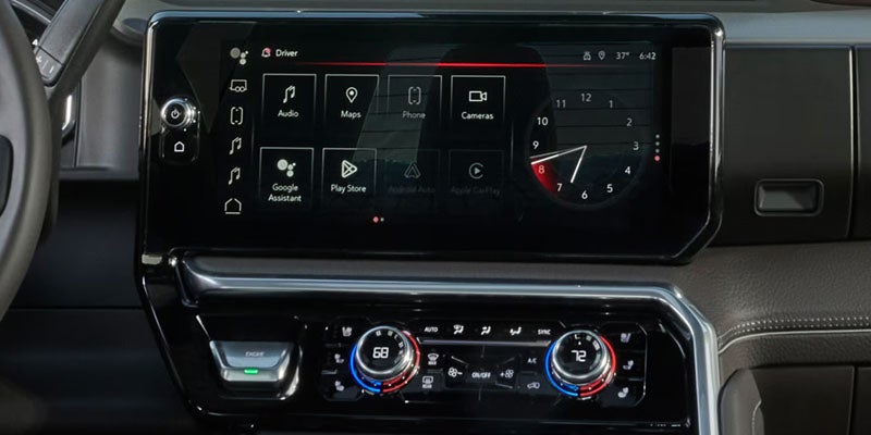 2026 GMC Sierra 2500HD technology with digital displays